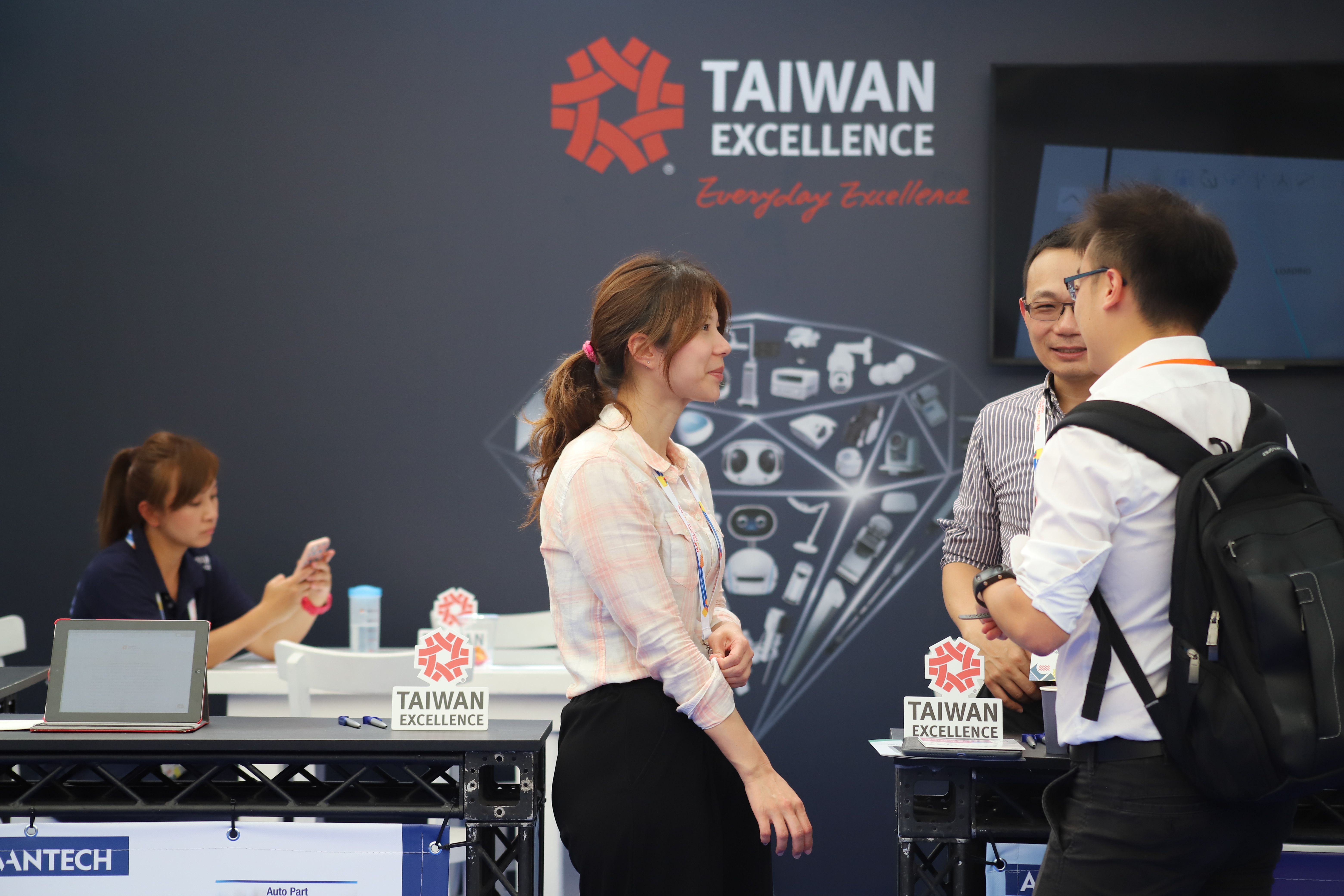 Taiwan's Tech Sector Offers Alternative to Chinese Manufacturing in Prolonged US-China Trade War