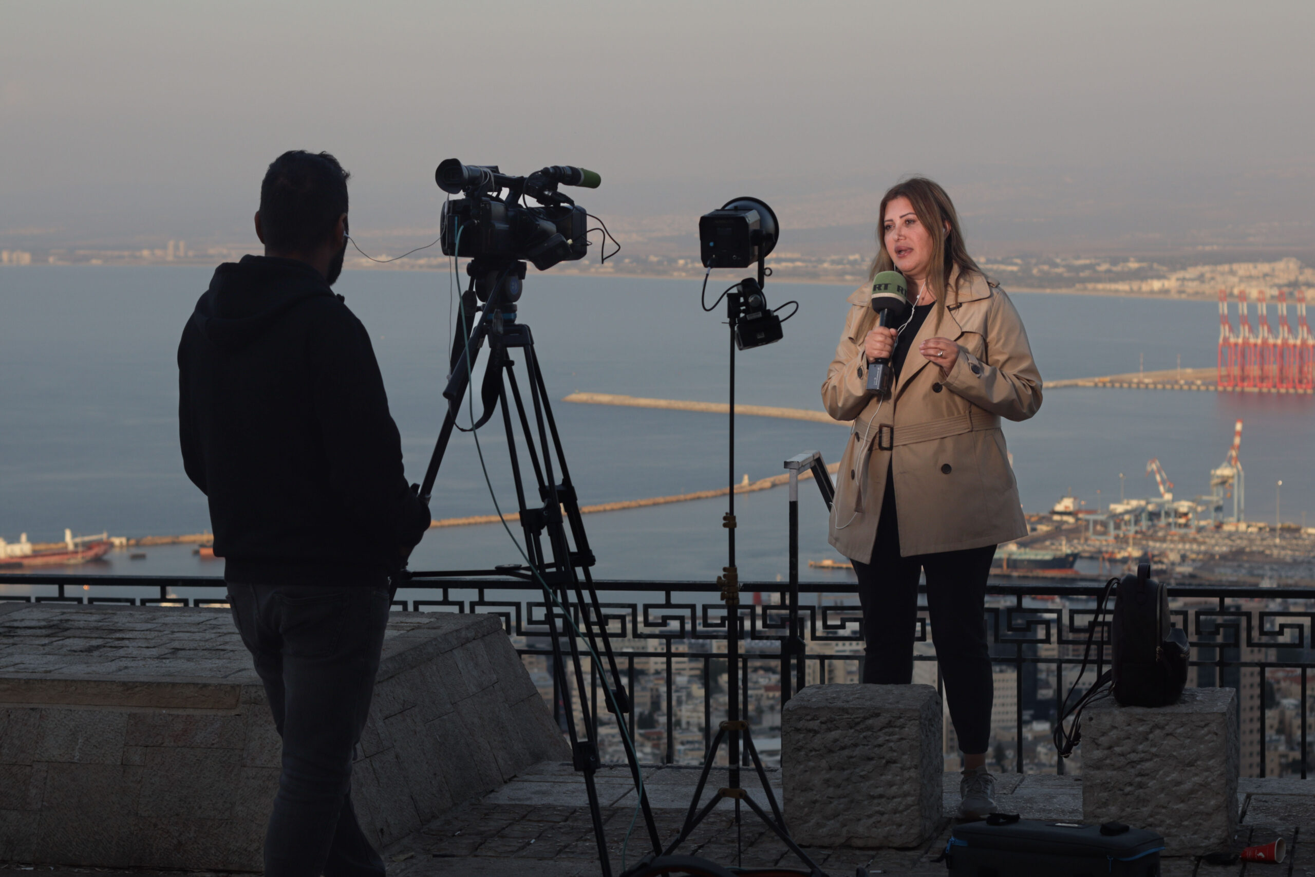 Dalia Nammari reporting from Merkaz HaKarmel, Haifa, RT Arabic